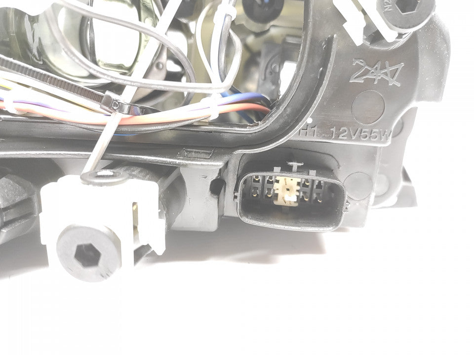 Farol Esquerdo Mazda 6 02-05