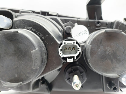 Farol Esquerdo Nissan Almera N16 00-02