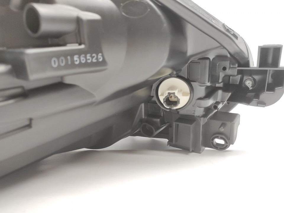 Farol Esquerdo Nissan Micra K13 11-14