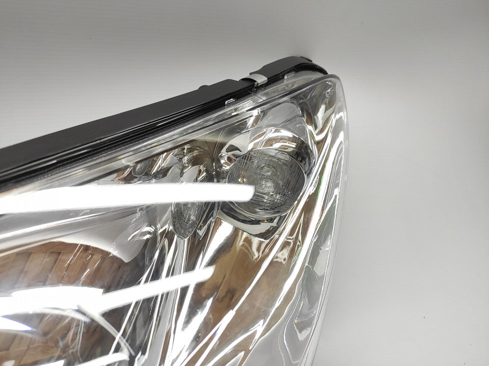 Farol Esquerdo Peugeot 407 04-