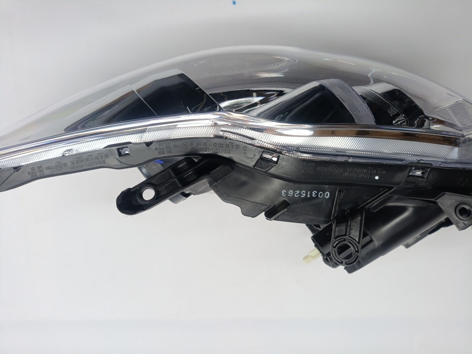 Farol Esquerdo Toyota Auris 10-13