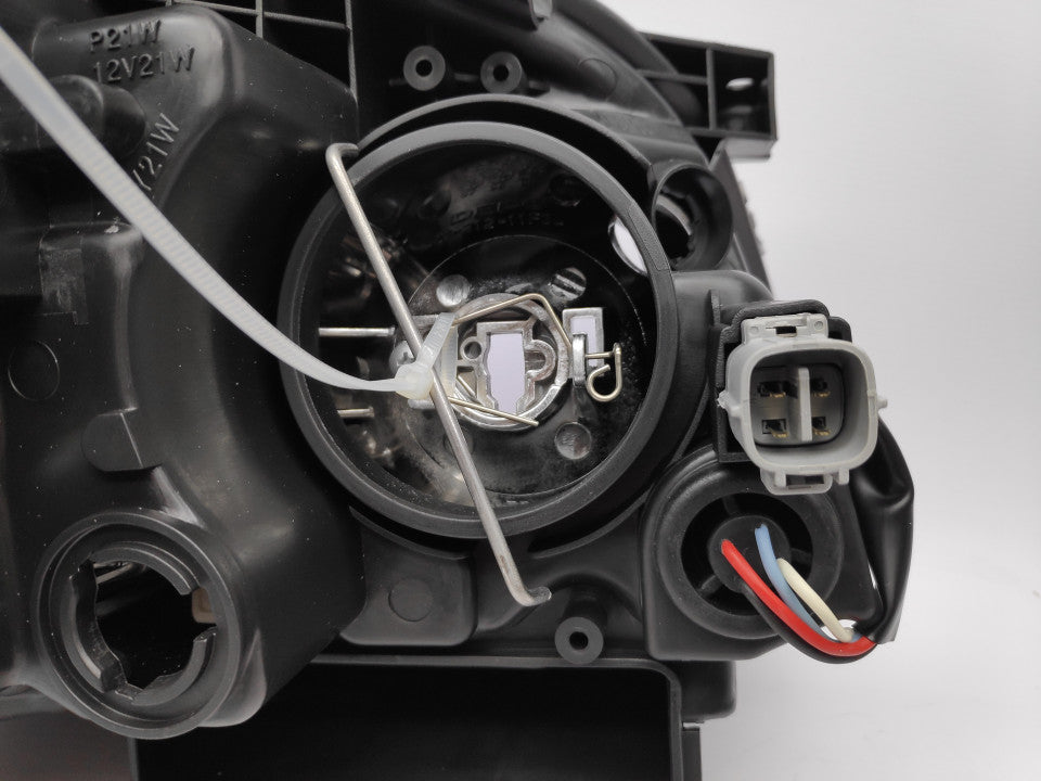 Farol Esquerdo Toyota Avensis 03-06