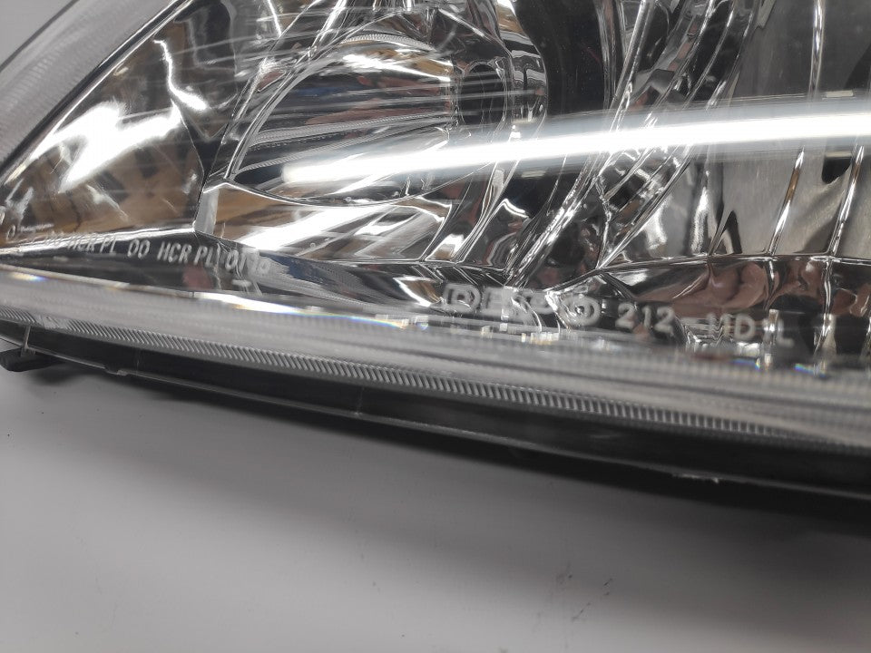 Farol Esquerdo Toyota Corolla Hatchback 3 / 5P 01-04