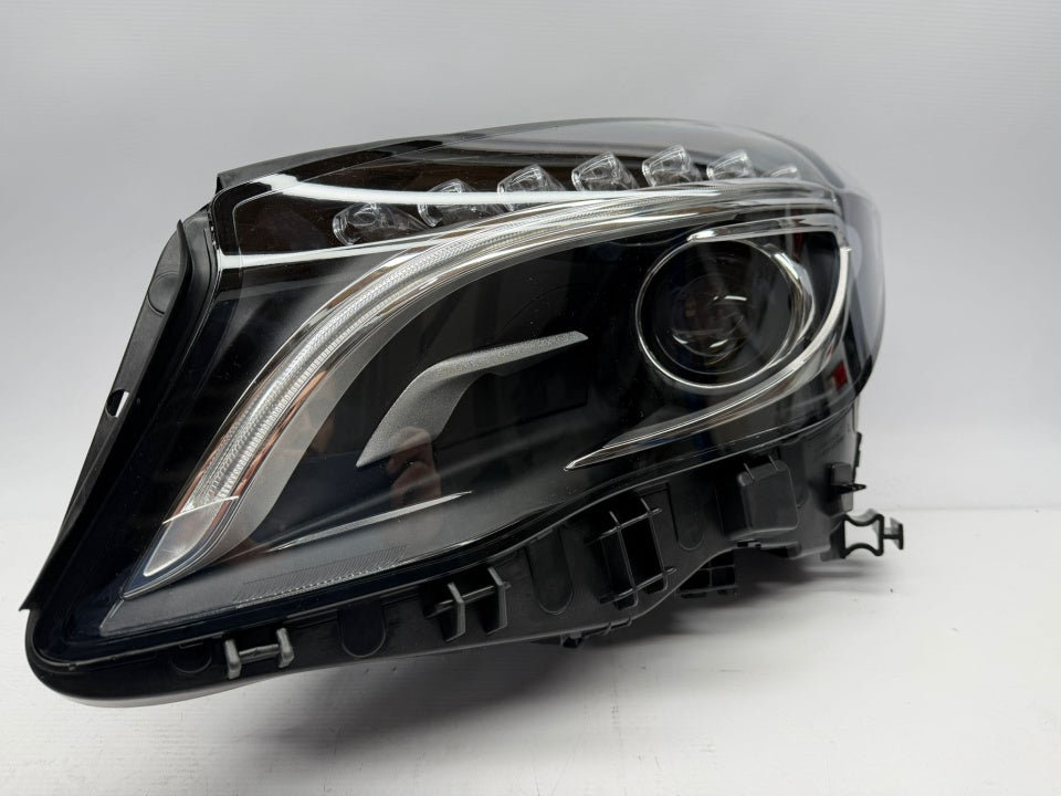 Farol Esquerdo Xenon Mercedes Benz X156 GLA 13-16