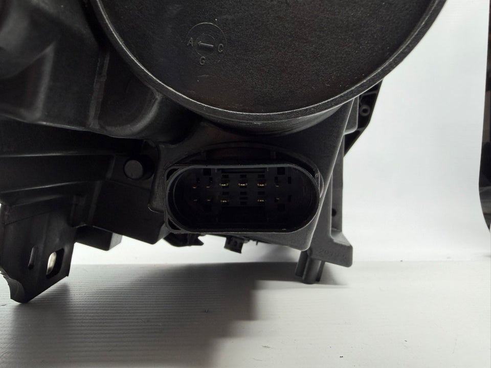 Farol Esquerdo Xenon Mercedes Benz X156 GLA 13-16