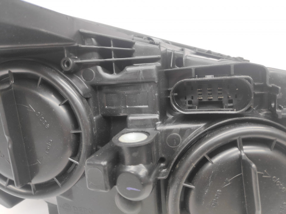 Farol Led Mercedes W205 C Class 14-20 Esquerdo