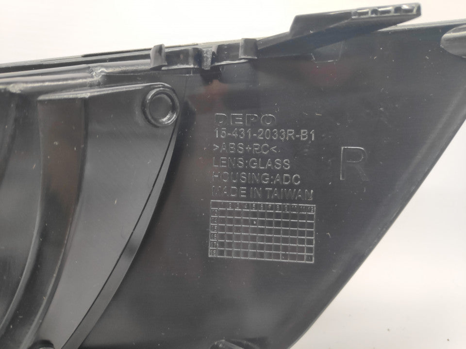 Farol Nevoeiro Direito Ford Mondeo IV 07-10 Grelha Prata
