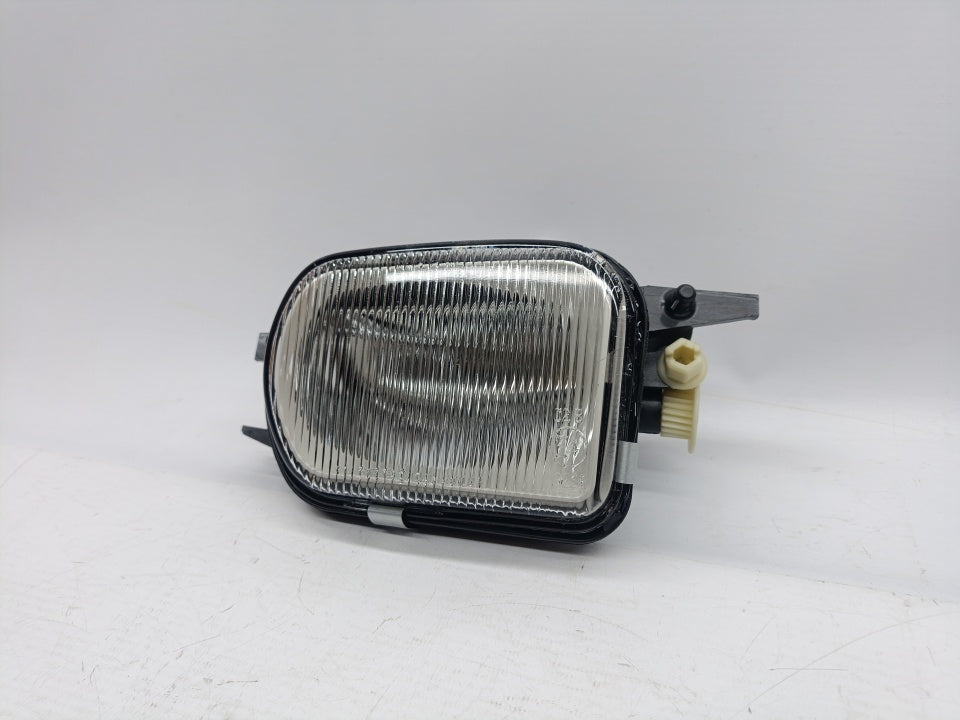 Farol Nevoeiro Direito Mercedes W203 C Class 00-04