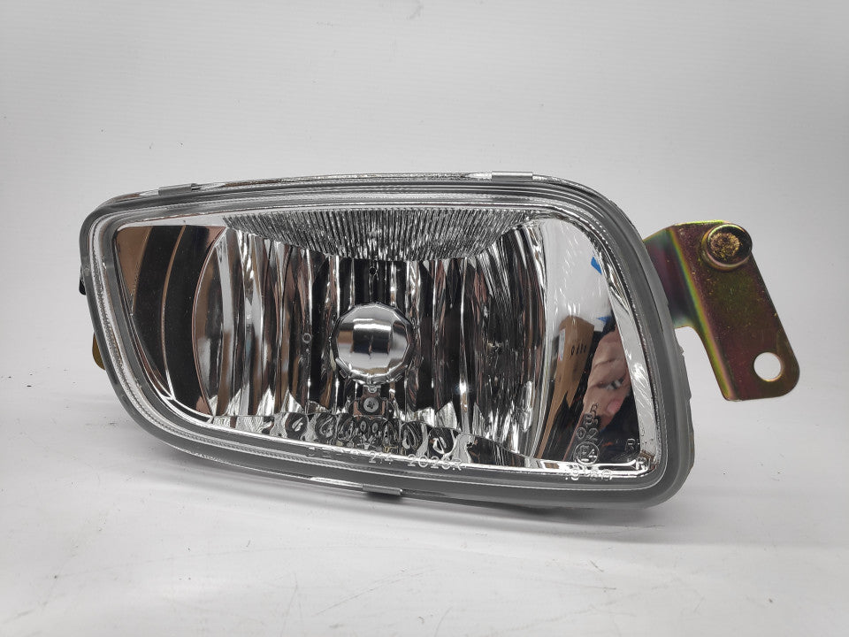 Farol Nevoeiro Direito Mitsubishi Pajero 00-02