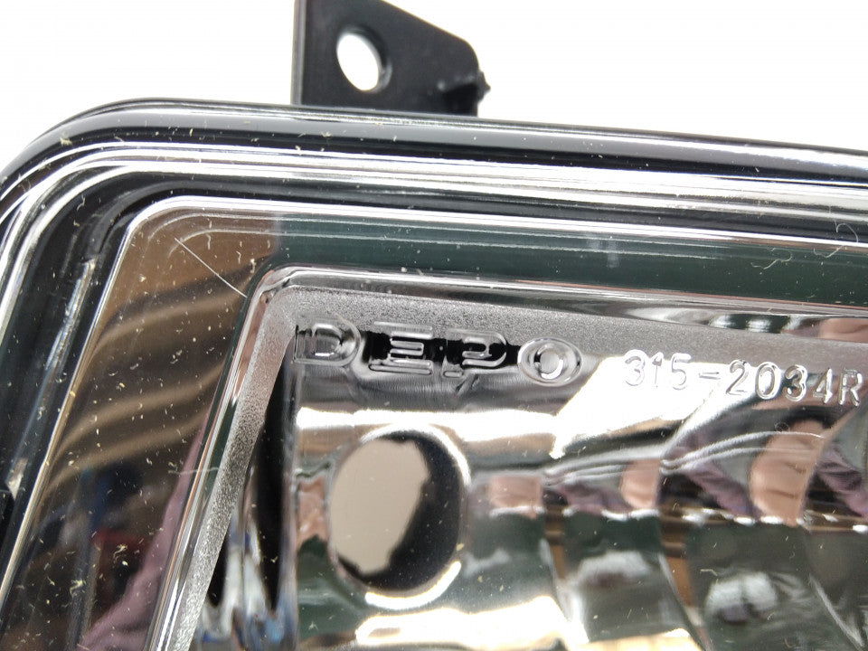 Farol Nevoeiro Direito Nissan Micra 16-