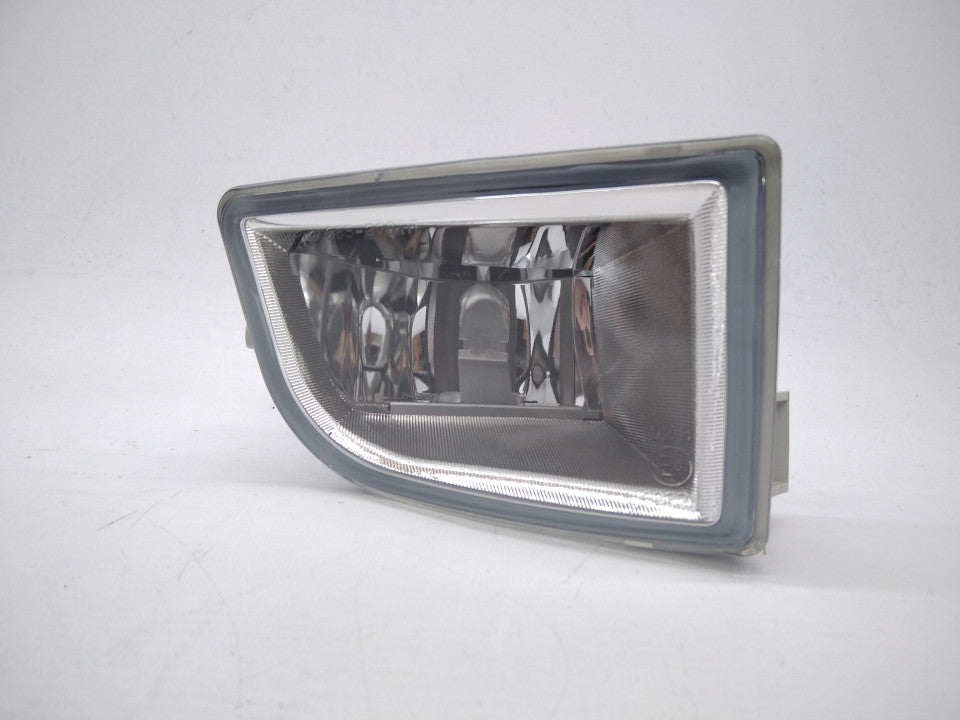 Farol Nevoeiro Direito Skoda Fabia 4P/ 5P/ Combi 99-04