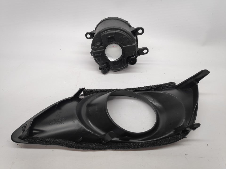 Farol Nevoeiro Direito Toyota Avensis 06-08