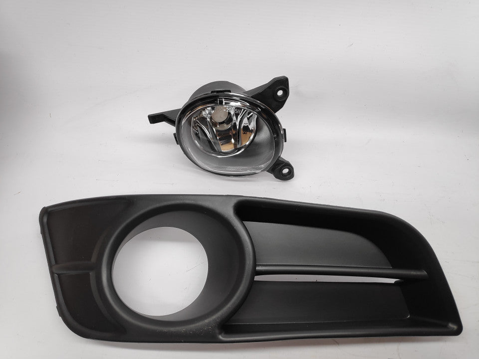 Farol Nevoeiro Direito Toyota Corolla 3/5P 04-07
