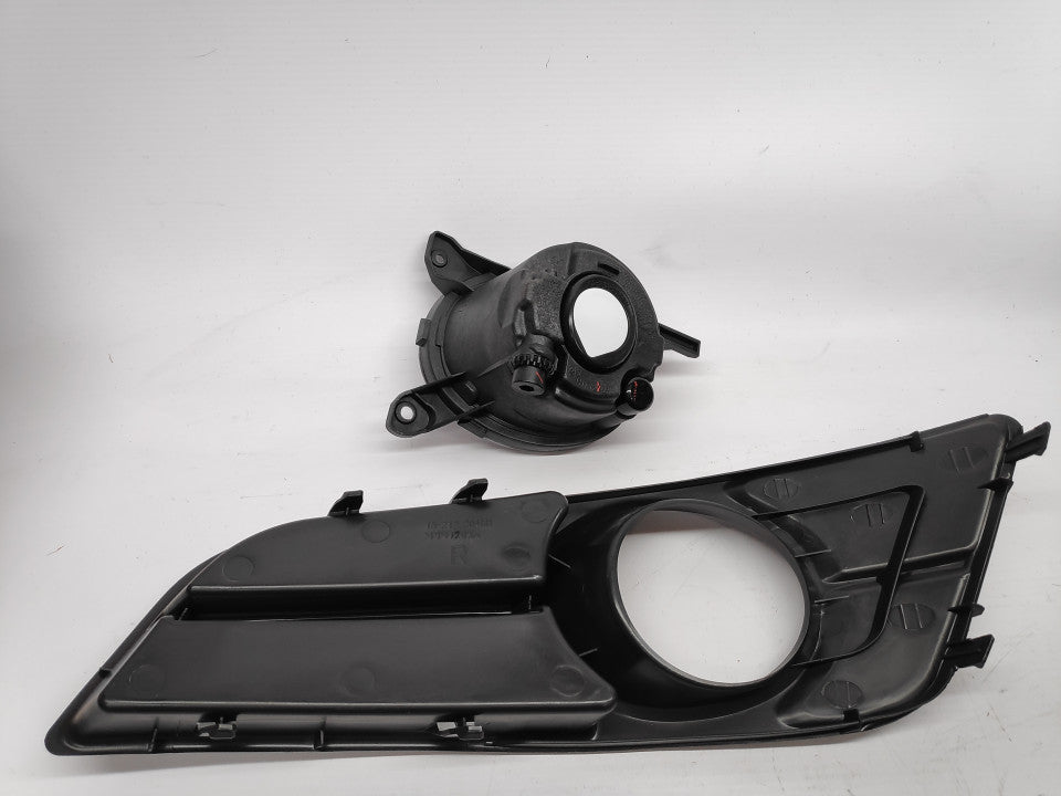 Farol Nevoeiro Direito Toyota Corolla 3/5P 04-07