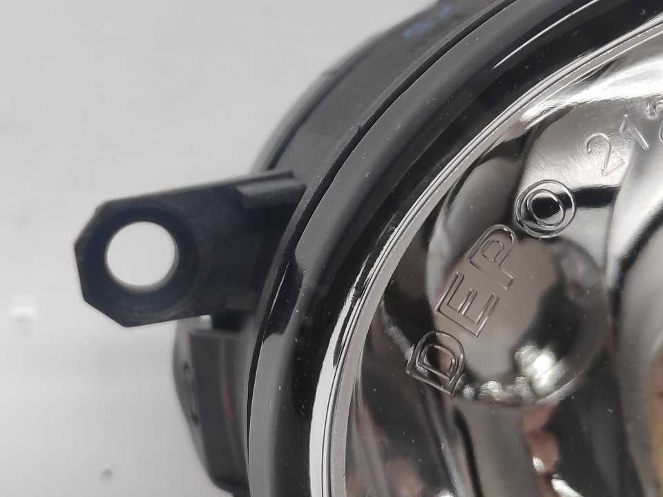 Farol Nevoeiro Direito Toyota Corolla Verso 05-09