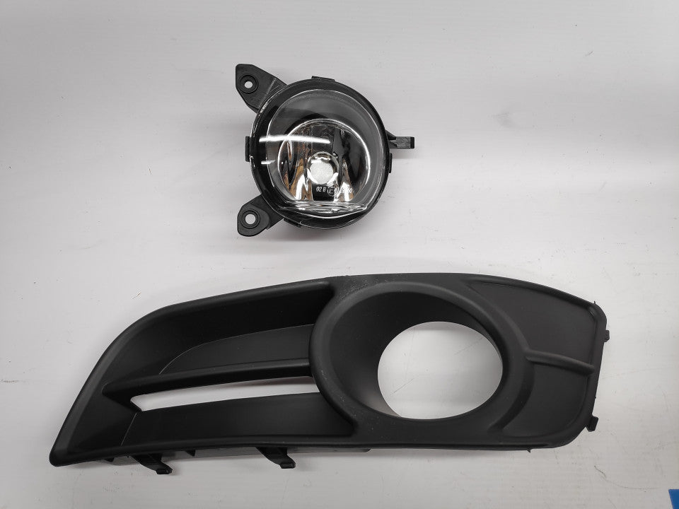 Farol Nevoeiro Esquerdo Toyota Corolla 3/5P 04-07