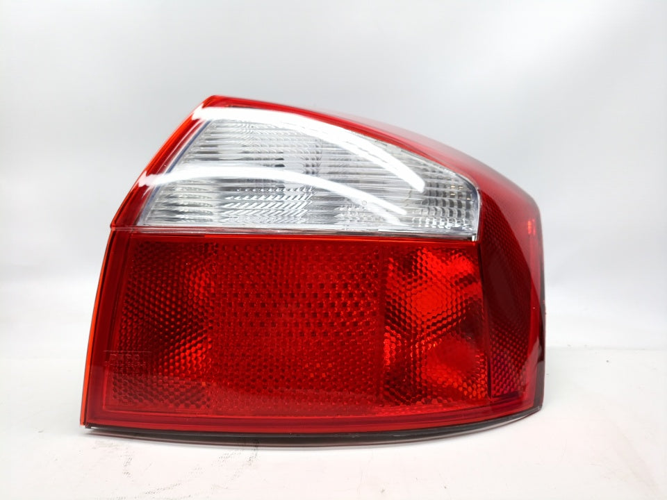 Farolim Direito Audi A4 01-04 Berlina