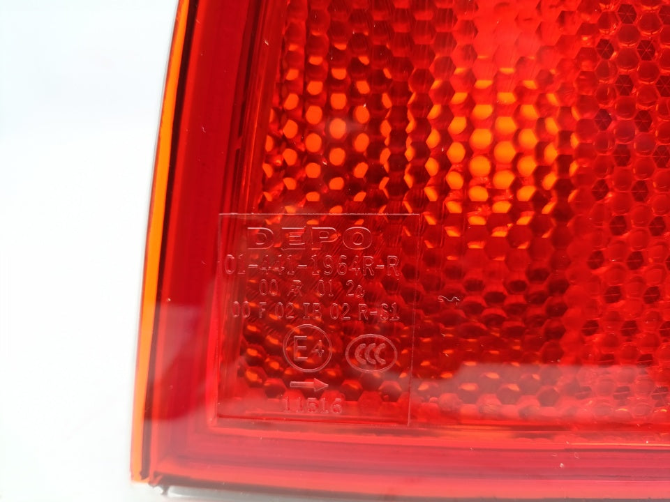 Farolim Direito Audi A4 01-04 Berlina
