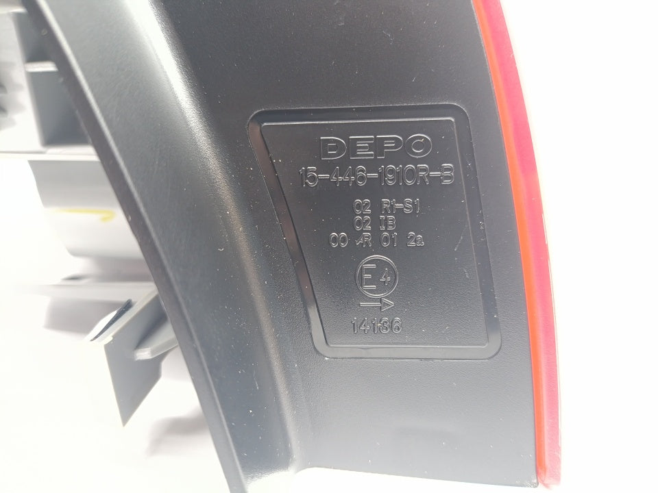 Farolim Direito Audi A4 04-07 Avant