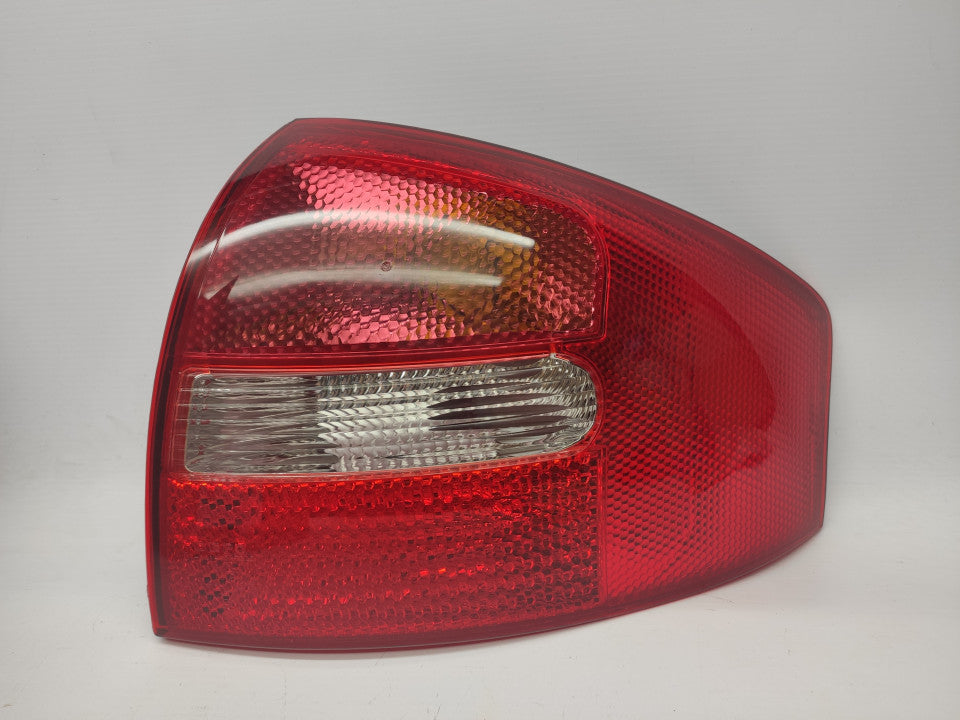 Farolim Direito Audi A6 01-04 Berlina