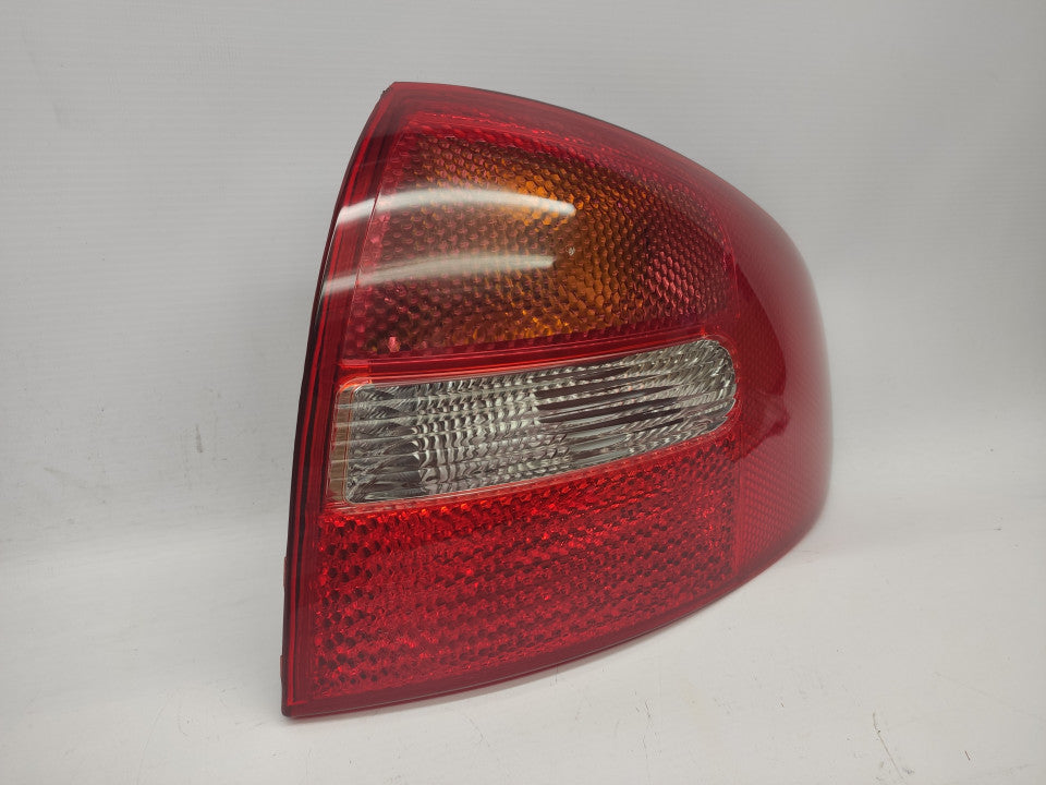 Farolim Direito Audi A6 01-04 Berlina