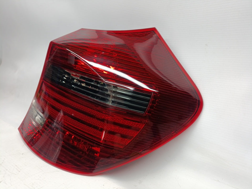 Farolim Direito Bmw S-1 E87 5P 03-12 / E81 3P 06-12 Vermelho Escurecido