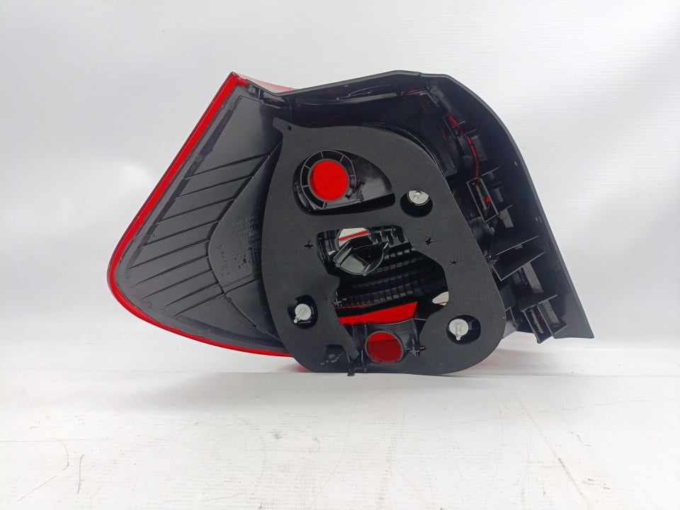 Farolim Direito Bmw S-1 E87 5P 03-12 / E81 3P 06-12 Vermelho Escurecido