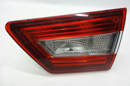 Farolim Direito da Mala Renault Clio IV 12