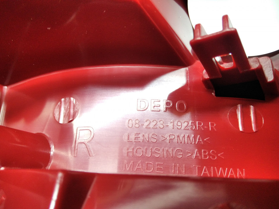 Farolim Direito Kia Cerato 5P 05-09