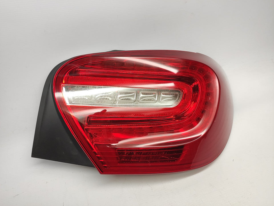 Farolim Direito Led Mercedes W176 Class A 12-15 Ficha Oval