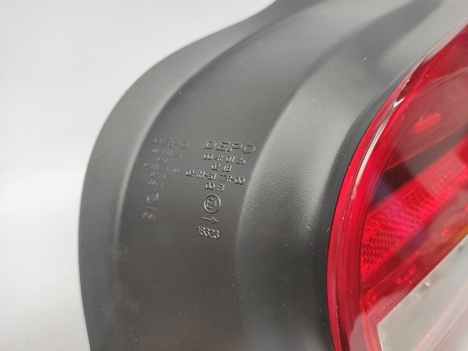 Farolim Direito Led Mercedes W176 Class A 12-15 Ficha Oval