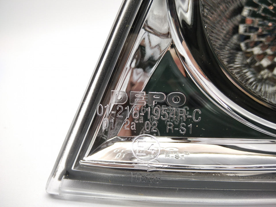 Farolim Direito Mazda 6 4P/ 5P 02-05