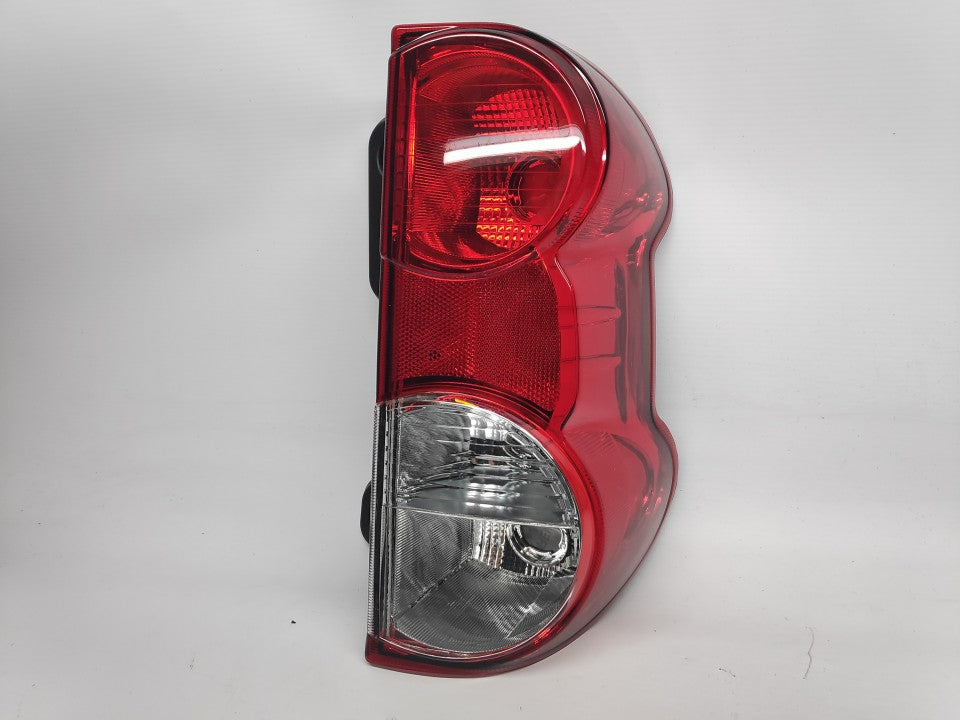 Farolim Direito Nissan Nv200 10-