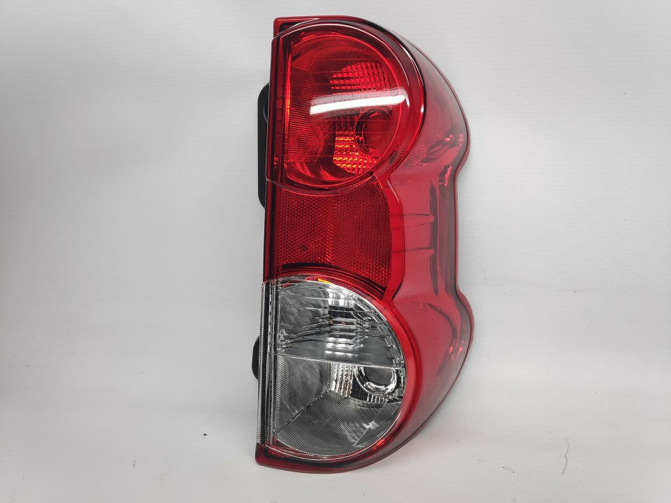 Farolim Direito Nissan Nv200 10-