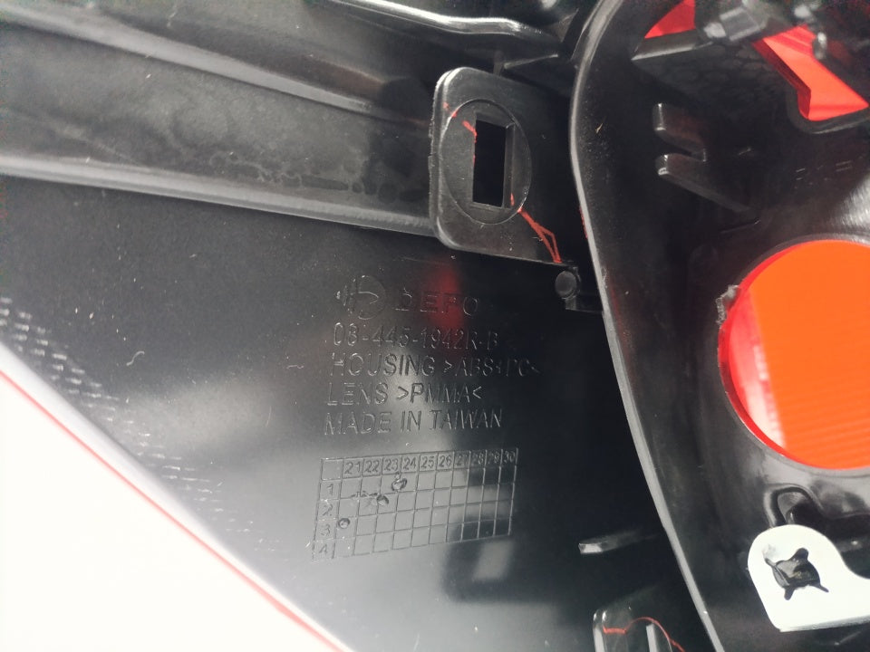 Farolim Direito Seat Arona 17-