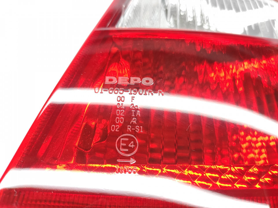 Farolim Direito Skoda Fabia 5P 99-04