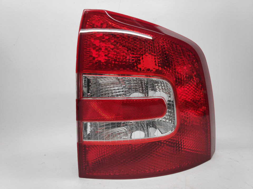 Farolim Direito Skoda Octavia Combi 05-08