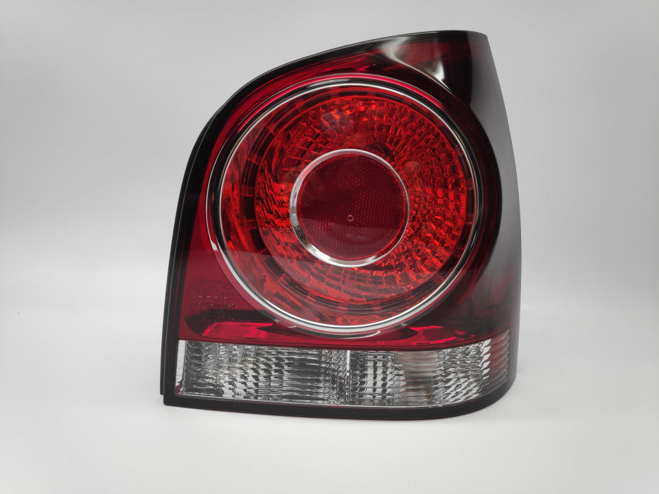 Farolim Direito Vw Polo 9N2 05-09 Mascara Vermelha