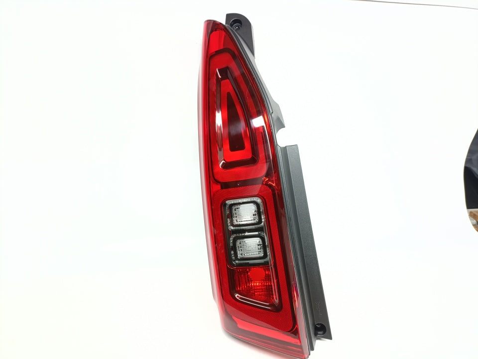 Farolim Esquerdo 1P Peugeot Partner IV 1P 18 -
