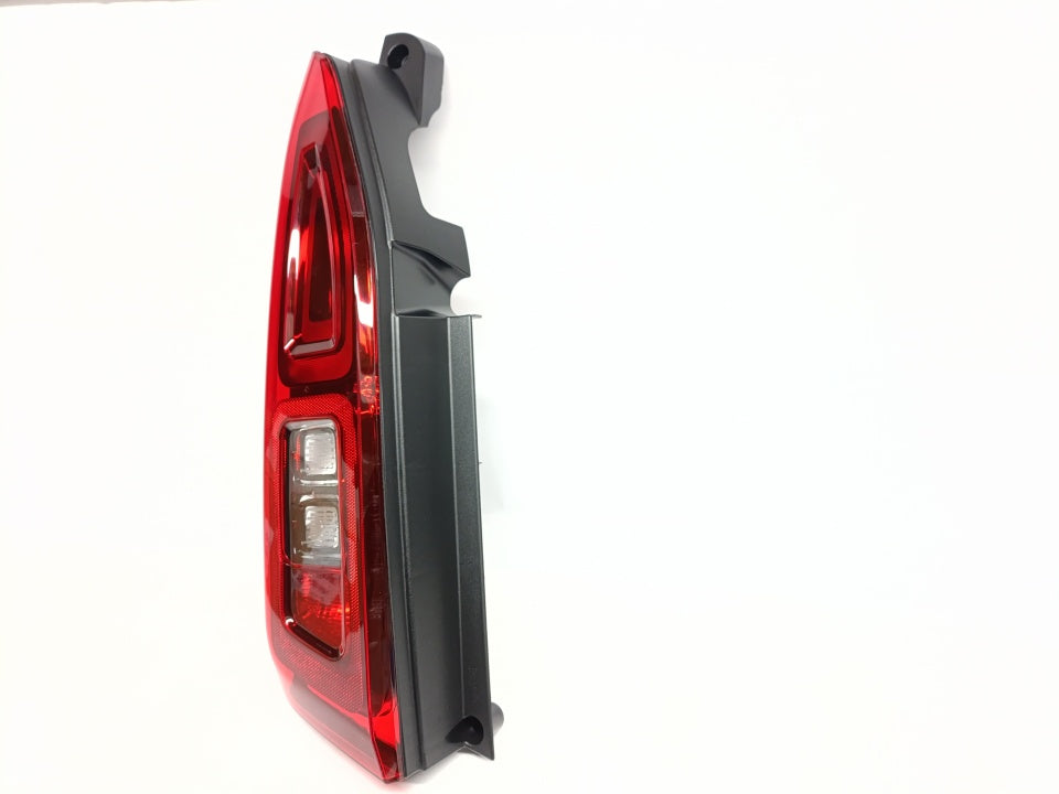Farolim Esquerdo 1P Peugeot Partner IV 1P 18 -