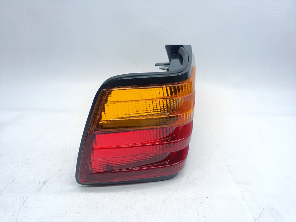 Farolim Esquerdo Apenas Tulipa Mercedes W124 Berlina / Coupe / Cabrio 85-93