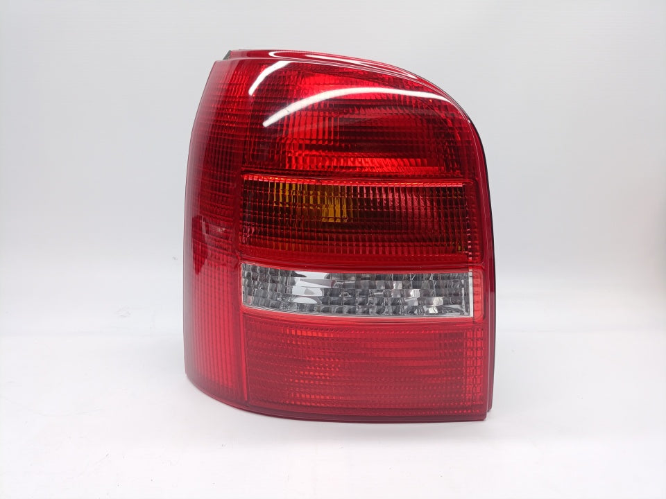 Farolim Esquerdo Audi A4 99-00 Avant
