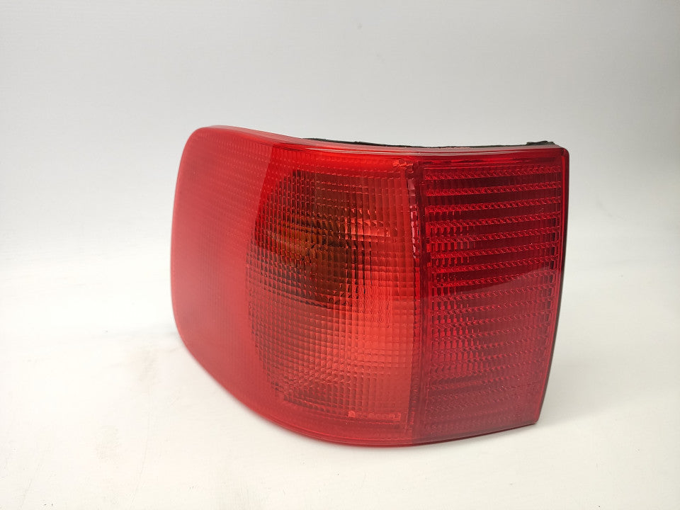 Farolim Esquerdo Audi A6 94-97 Berlina