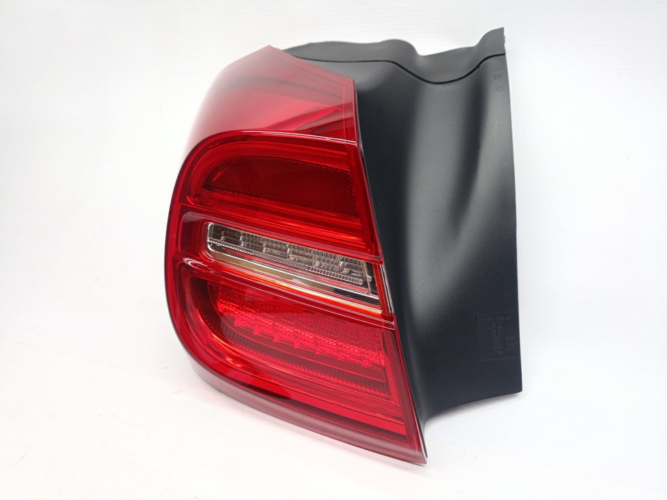 Farolim Esquerdo Exterior Led Mercedes Benz X156 GLA 13-16