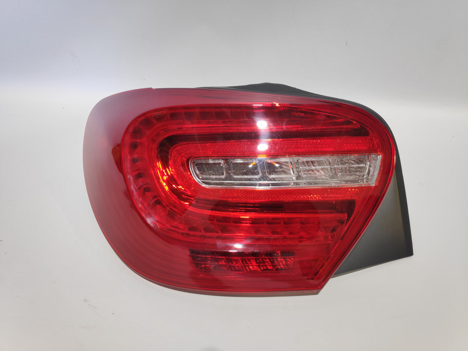 Farolim Esquerdo Led Mercedes W176 Class A 12-15 Ficha Oval