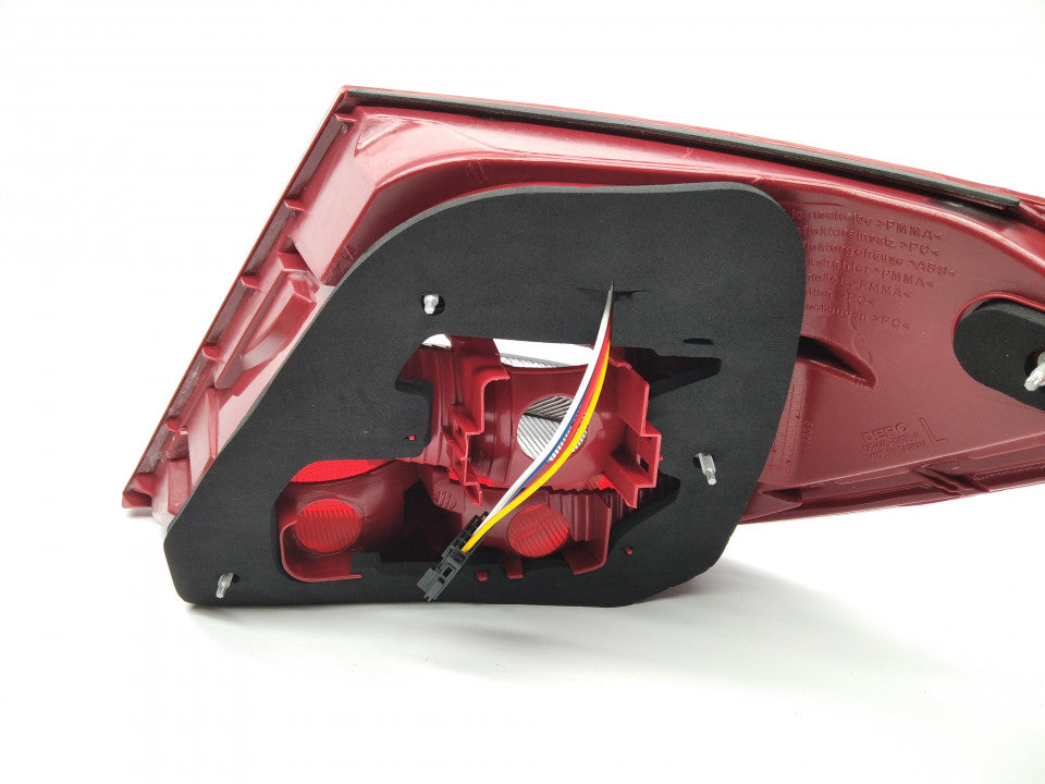 Farolim Esquerdo Led Mercedes W204 C Class Sedan 4P 10-14