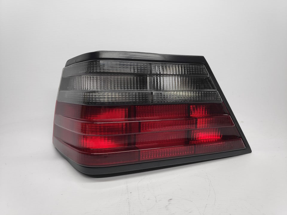 Farolim Esquerdo Mercedes W124 e Class Berlina / Coupe / Cabrio 85-95