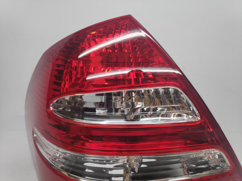 Farolim Esquerdo Mercedes W211 E Class Sedam 02-06