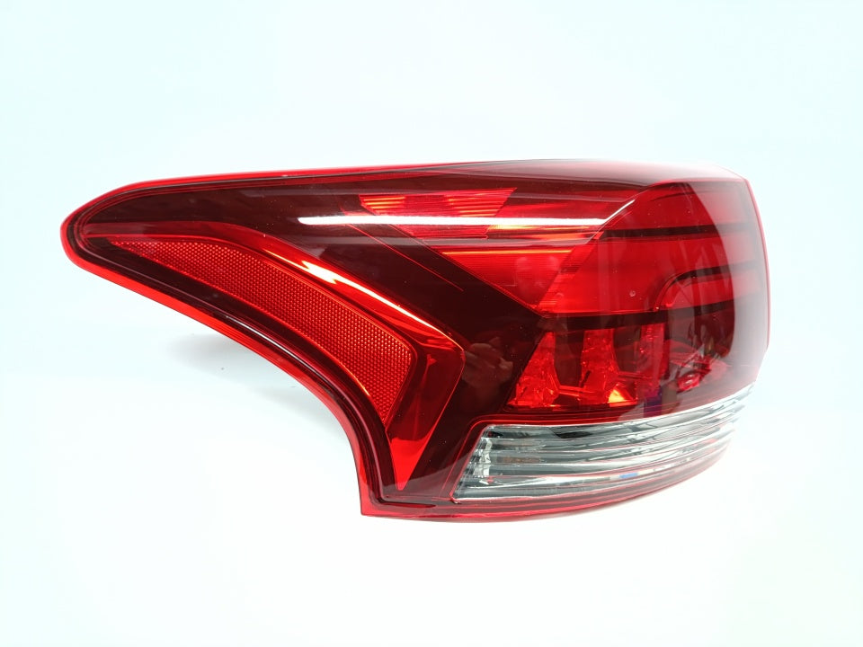 Farolim Esquerdo Mitsubishi Outlander 15-