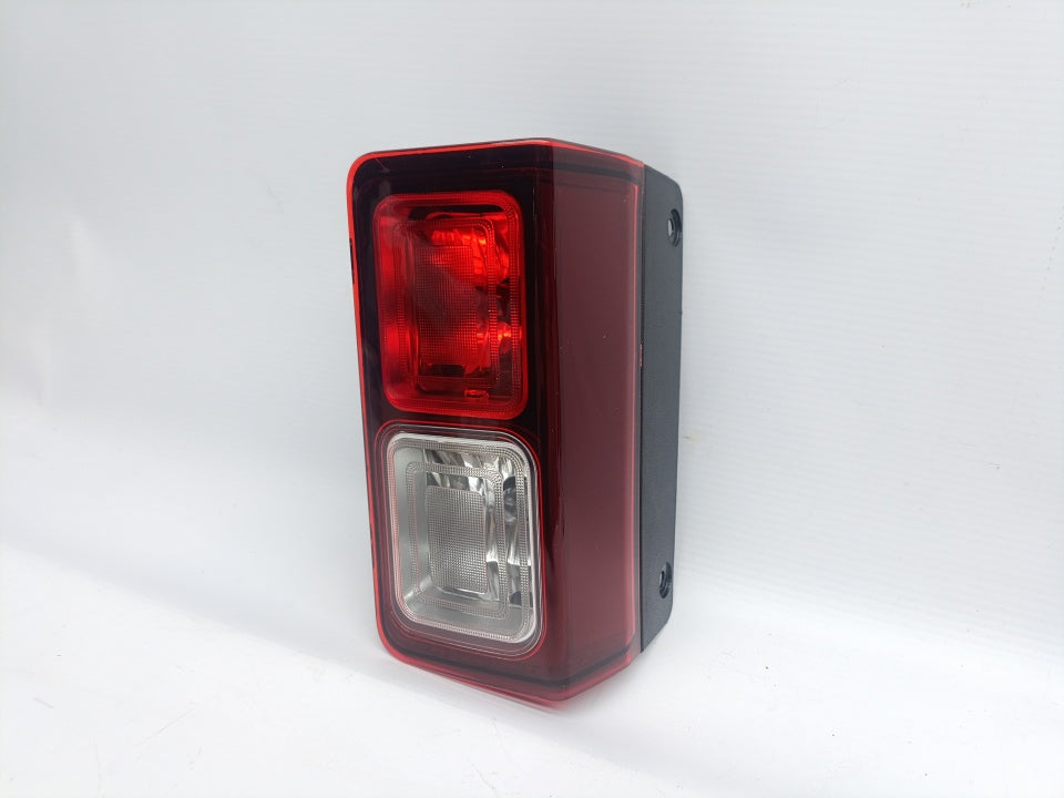 Farolim Esquerdo Para Choques Renault Trafic III 14-20 C/ Porta Lampadas